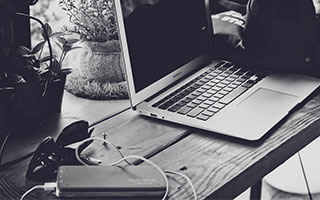 越临近越紧张：网球巡回赛淘汰赛临场变数：定位球突然成了分歧点